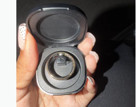 Smart ring and charging case review photo